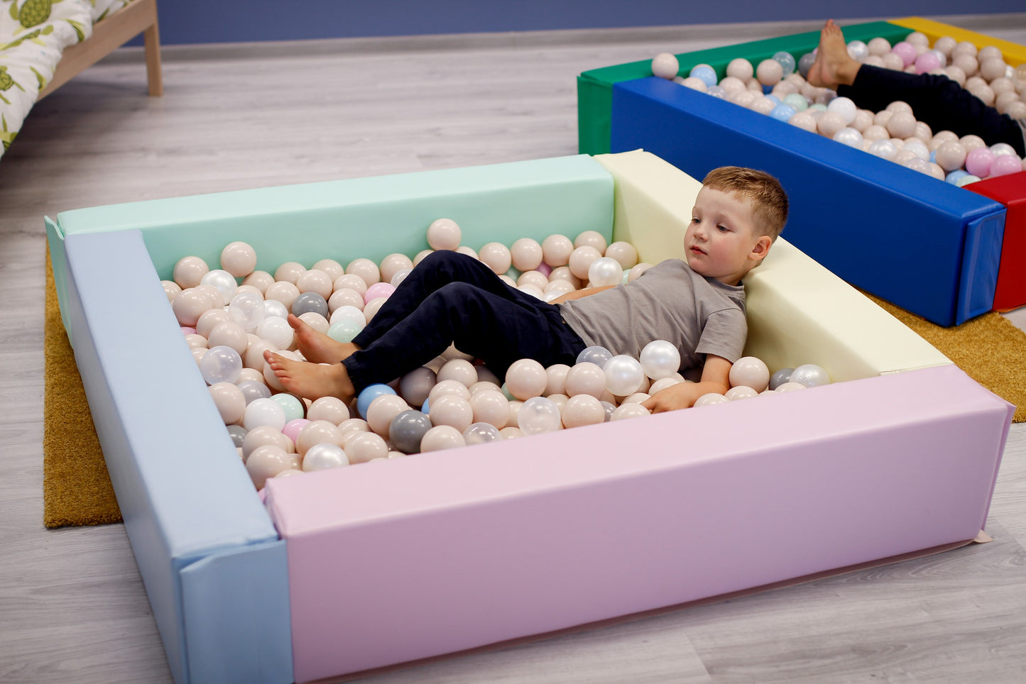 IGLU Soft Play Bollhav - Ljus Pastell - VentureKids
