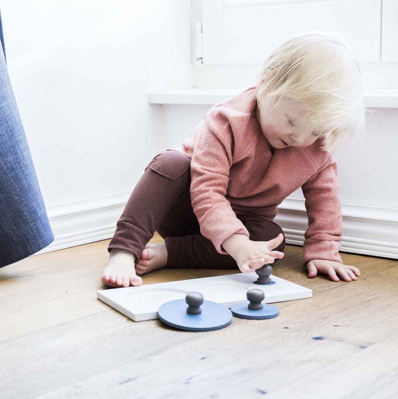 Montessori pussel av trä - Cirklar i olika storlekar