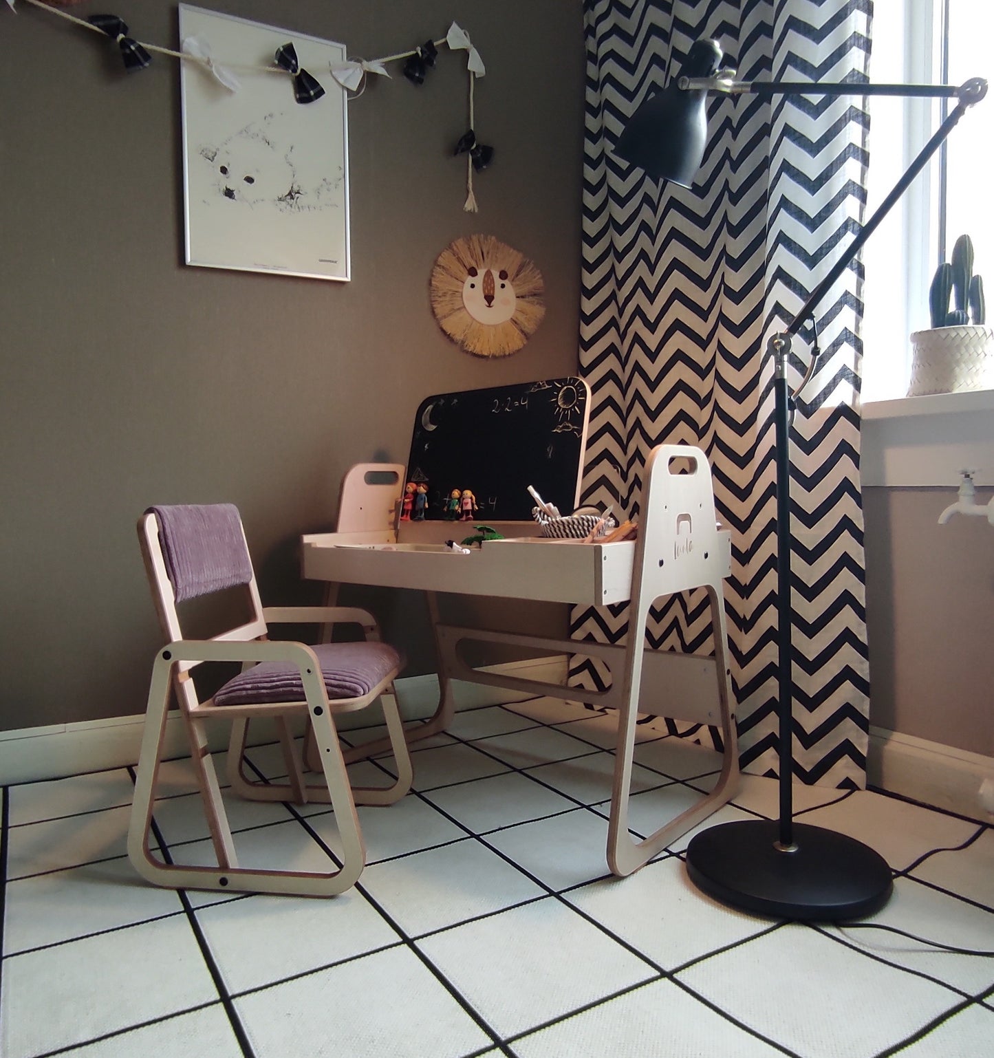 Adjustable Children Chair Julle - Cannon Pink