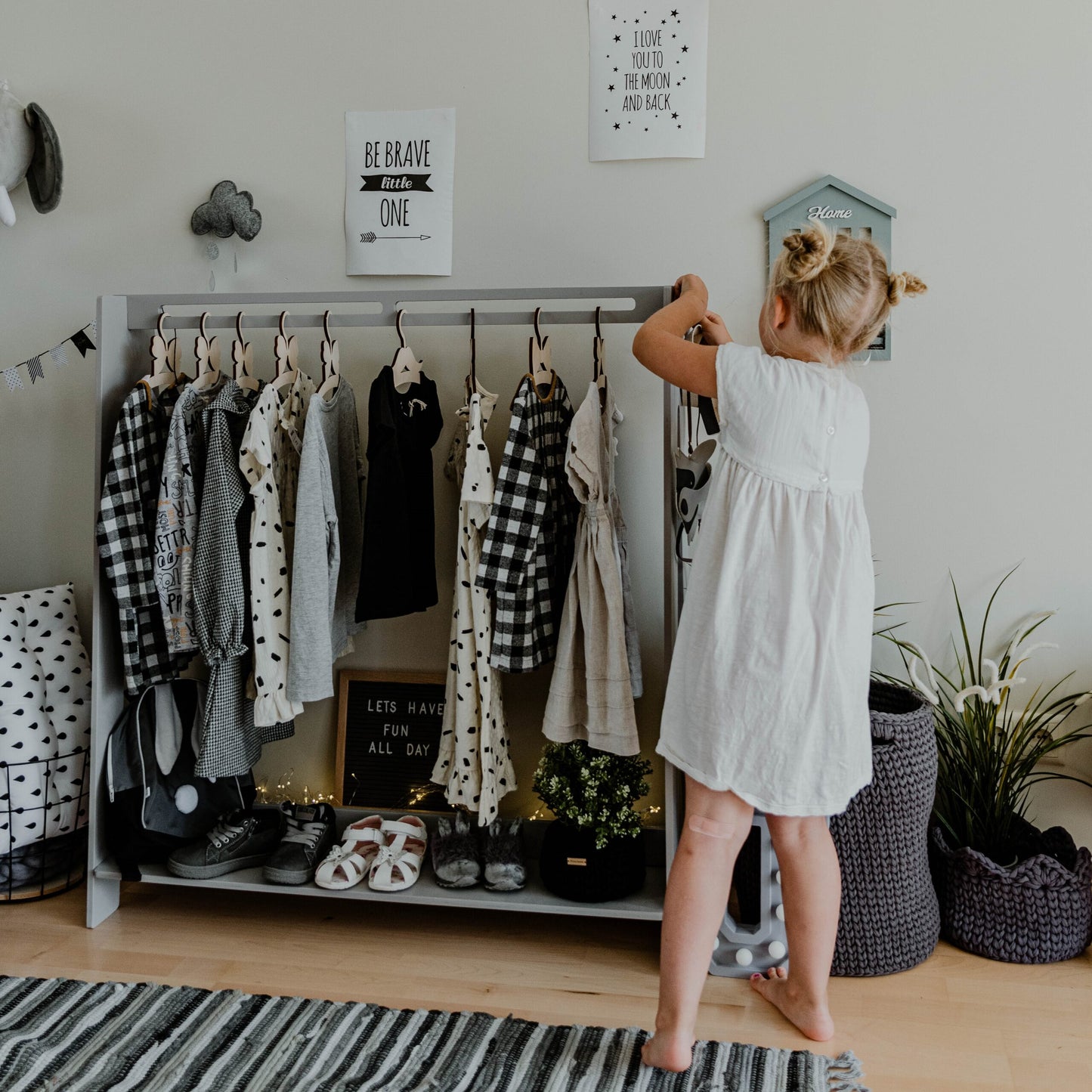 Toddlers Clothing Rack for Hangers - VentureKids